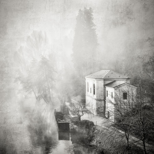 MB - La maison dans la brume.jpg
